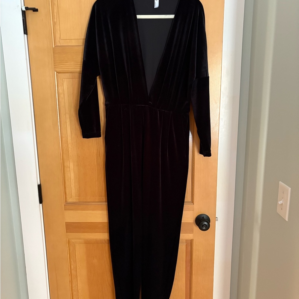 Elegant Black Velvet Jumpsuit